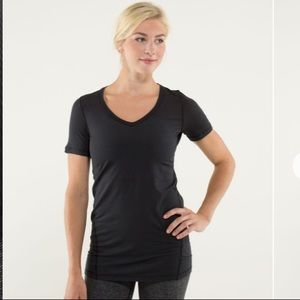 LULULEMON KARMADY BLACK RIBBED V NECK TEE
